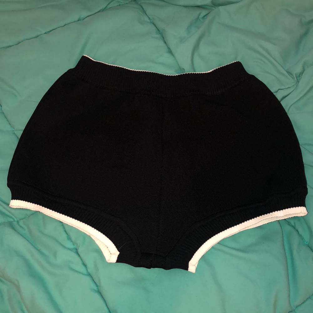 LF seek shorts